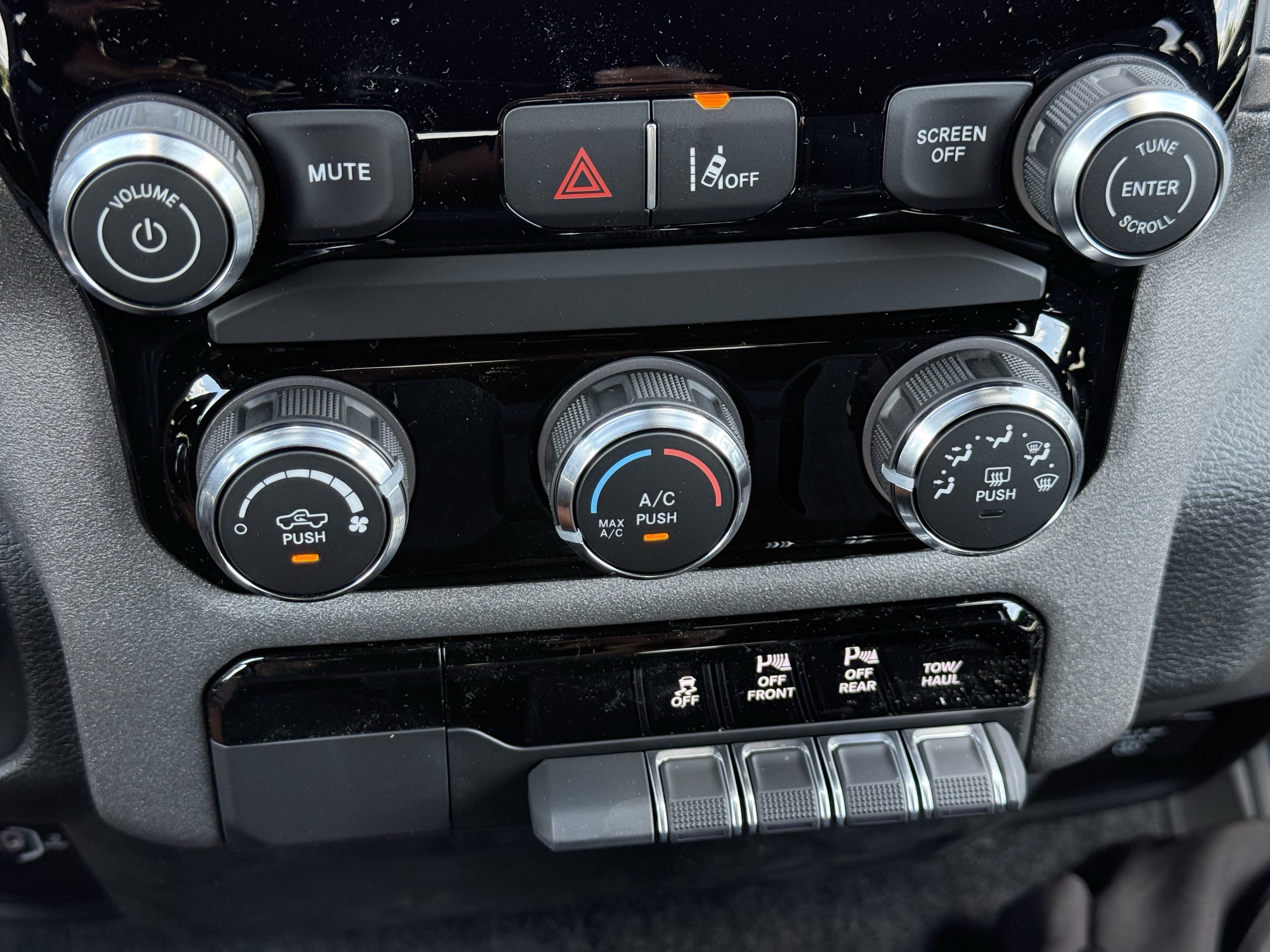 New 2026 RAM 1500 Warlock AWD/4WD image 26