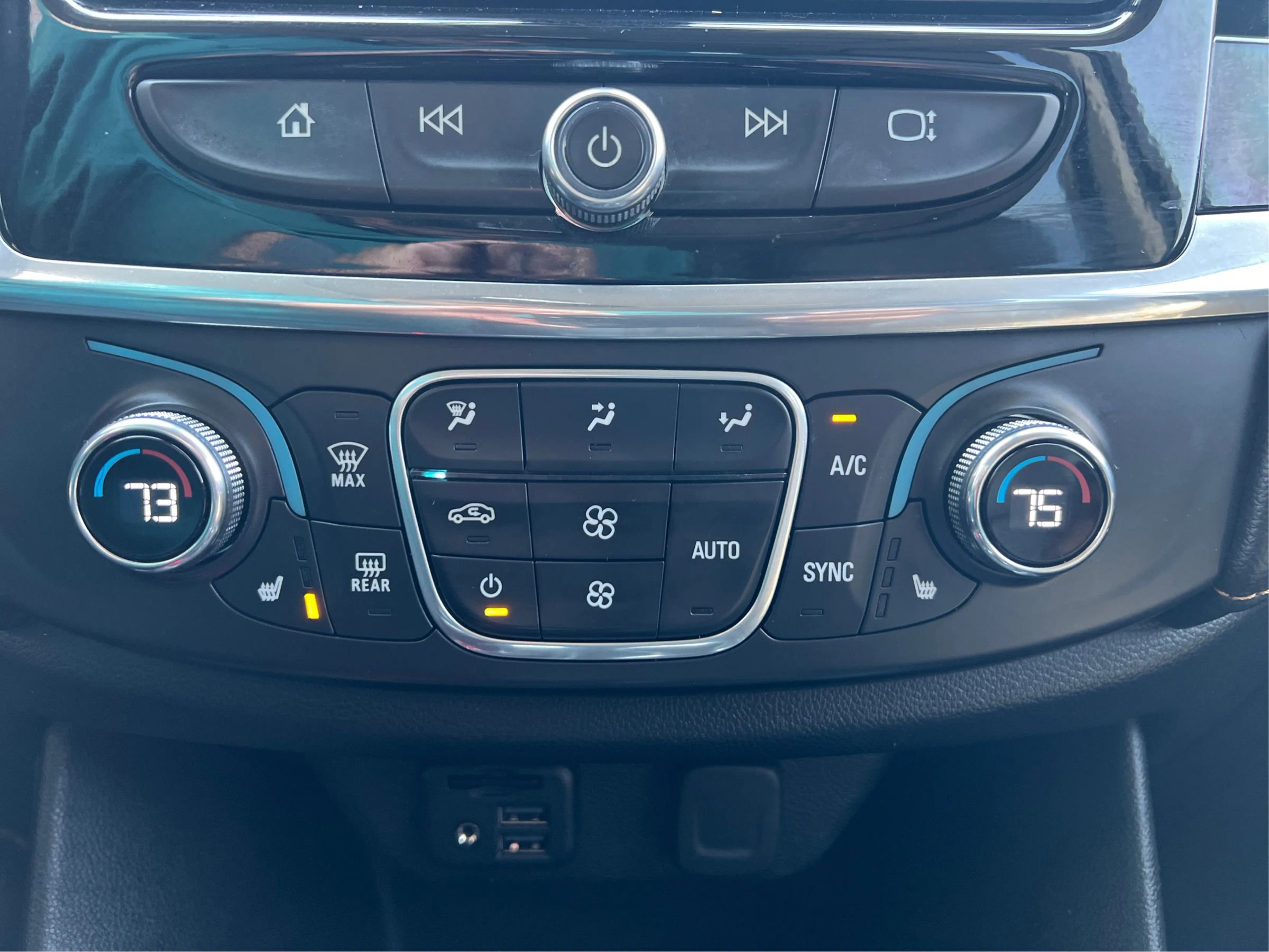 Used 2020 Chevrolet Traverse RS AWD/4WD image 30