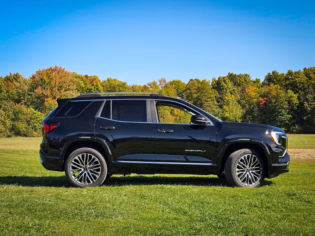 New 2027 GMC Terrain Denali AWD/4WD image 2