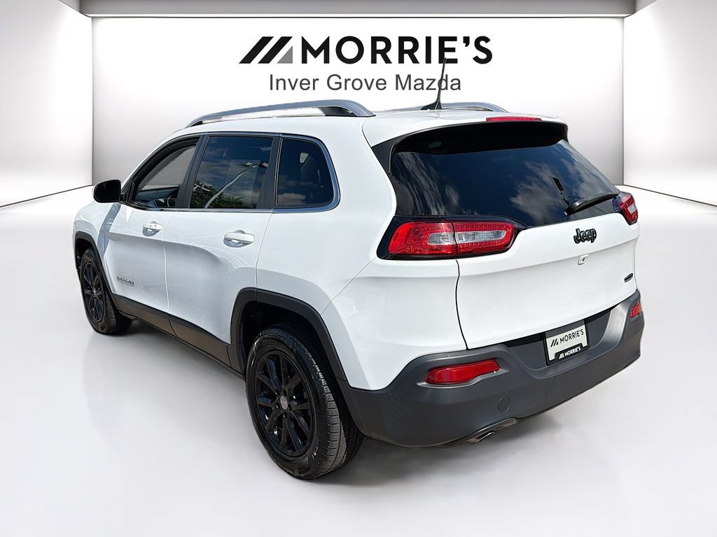 Used 2018 Jeep Cherokee Latitude Plus w/ Cold Weather Group FWD image 7
