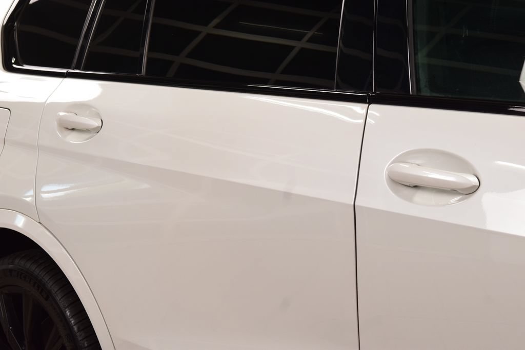 Used 2020 BMW X7 M50i w/ Dynamic Handling Package AWD/4WD image 18