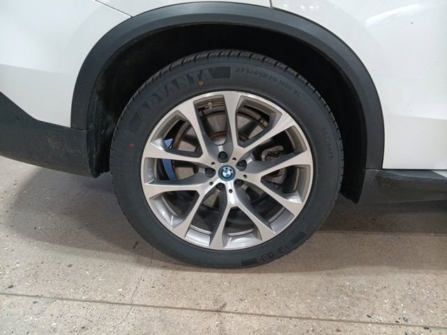 Used 2025 BMW X5 xDrive50e image 39