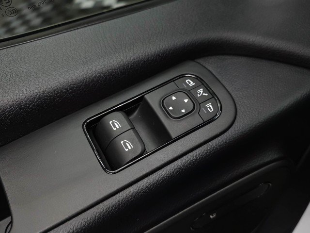 Used 2024 Mercedes-Benz Sprinter 2500 image 28