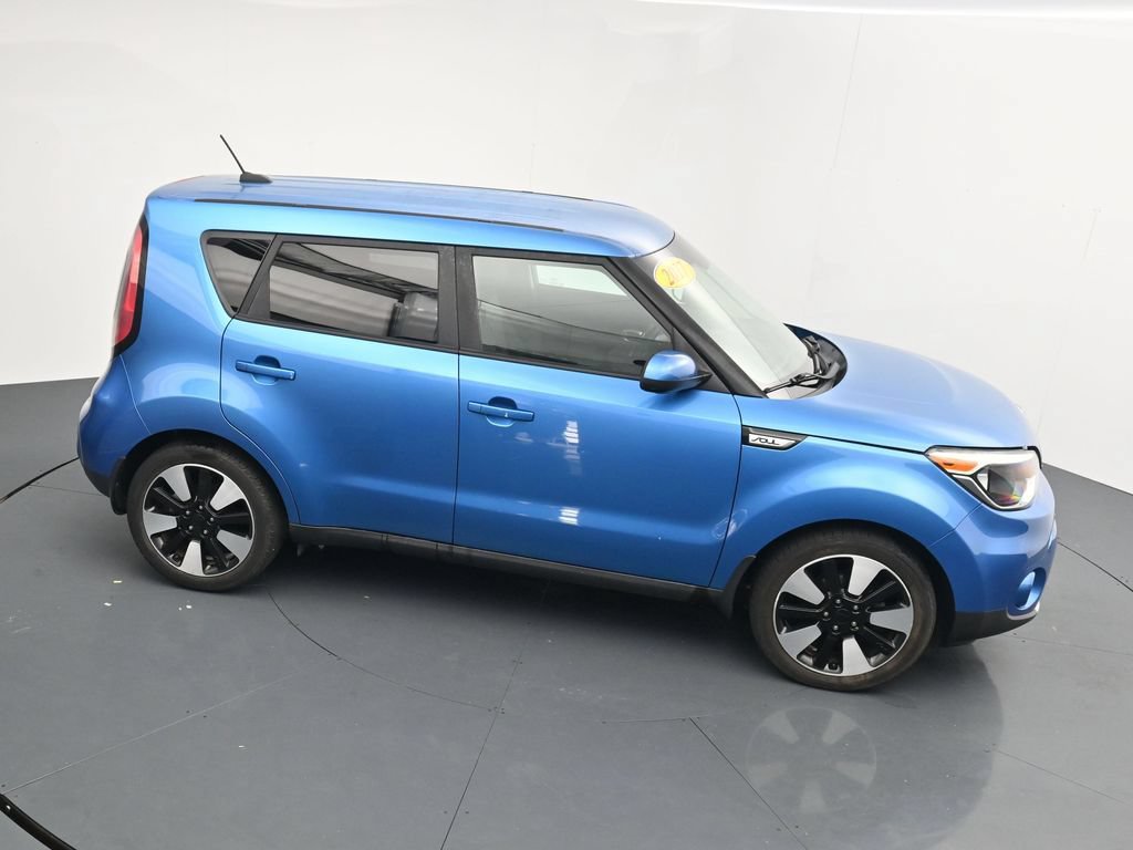 Used 2017 Kia Soul + w/ Designer's Package FWD image 32
