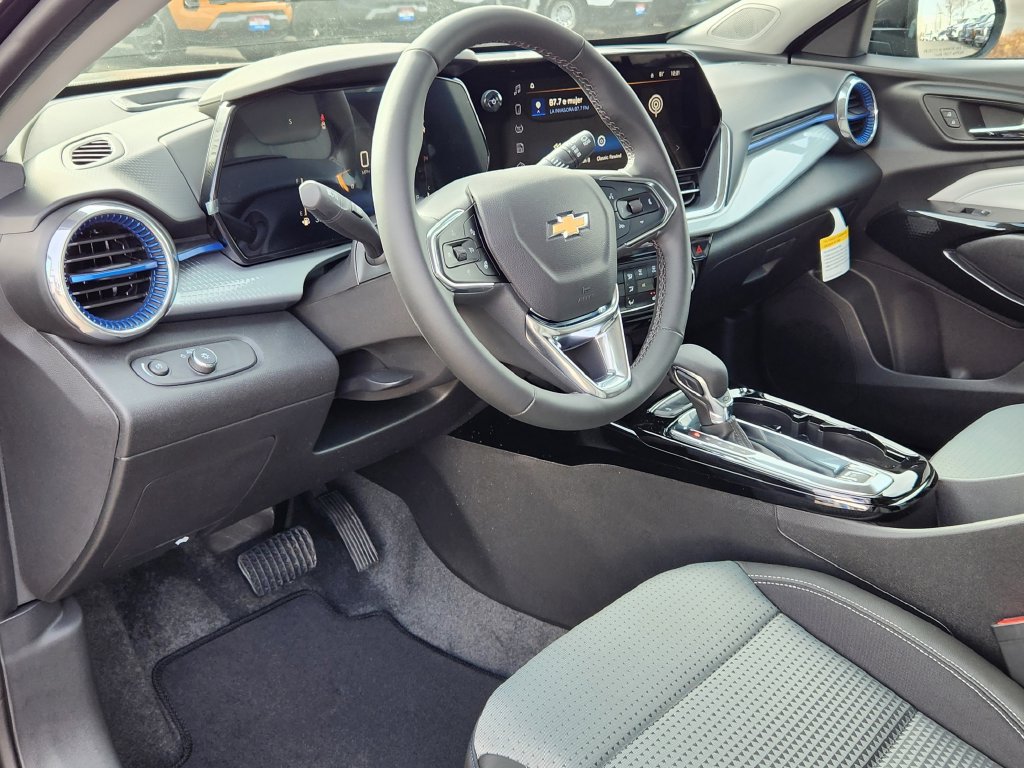New 2026 Chevrolet Trax LT w/ Driver Confidence Package FWD image 9