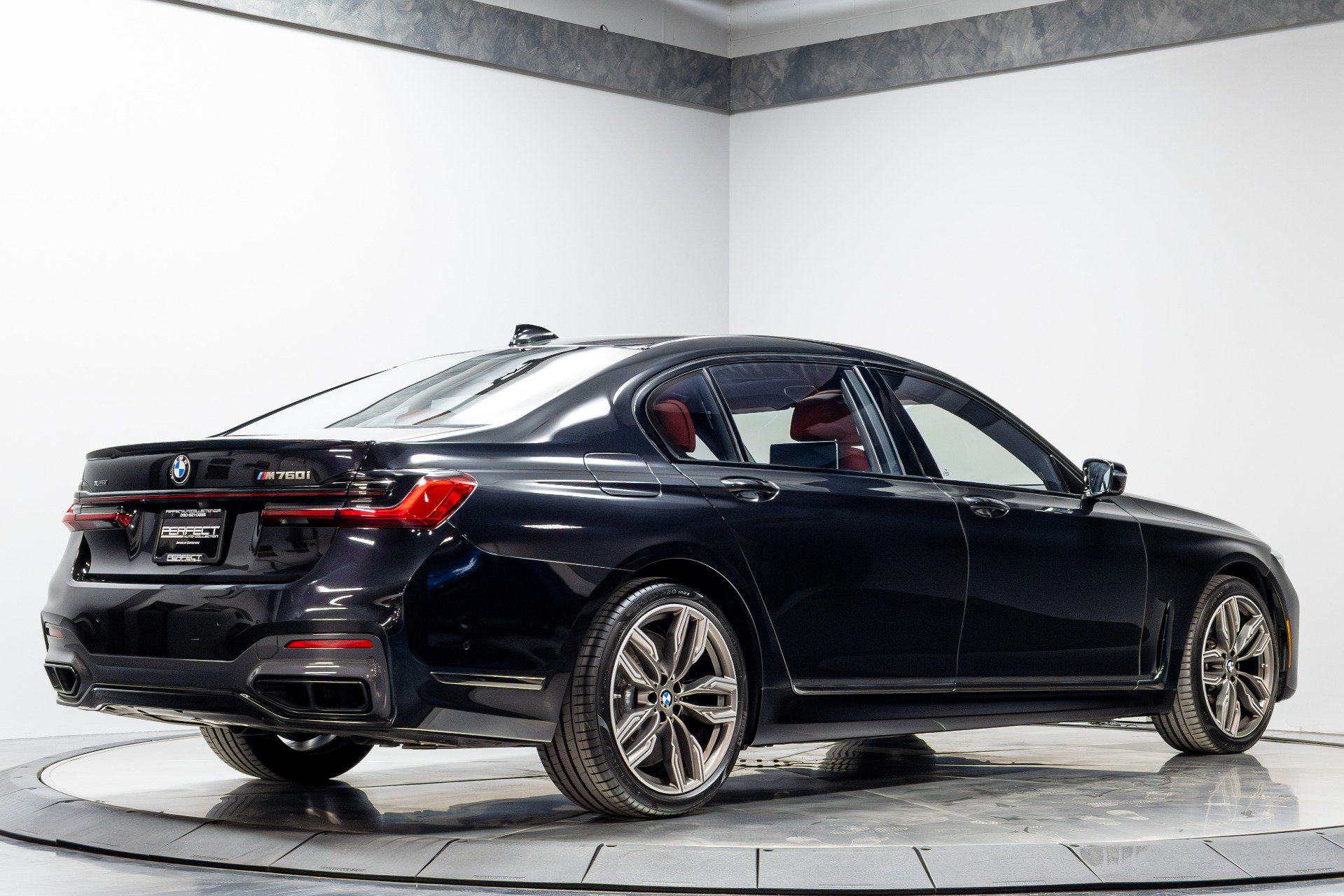 Used 2022 BMW M760i xDrive image 15