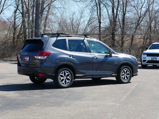 Used 2023 Subaru Forester Premium image 5