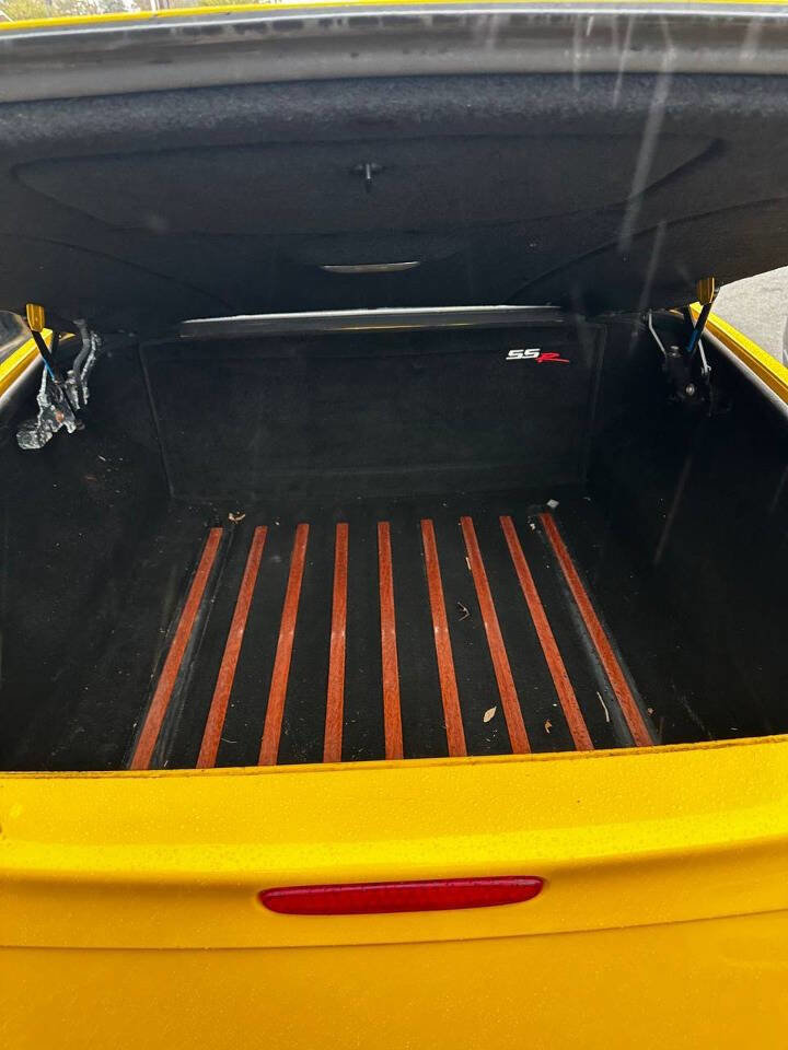 Used 2004 Chevrolet SSR w/ Preferred Equipment Group image 29