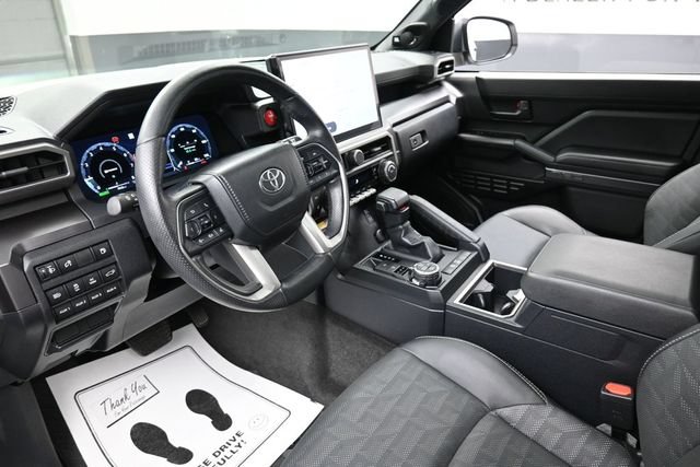 Used 2025 Toyota 4Runner TRD Off-Road Premium AWD/4WD image 19