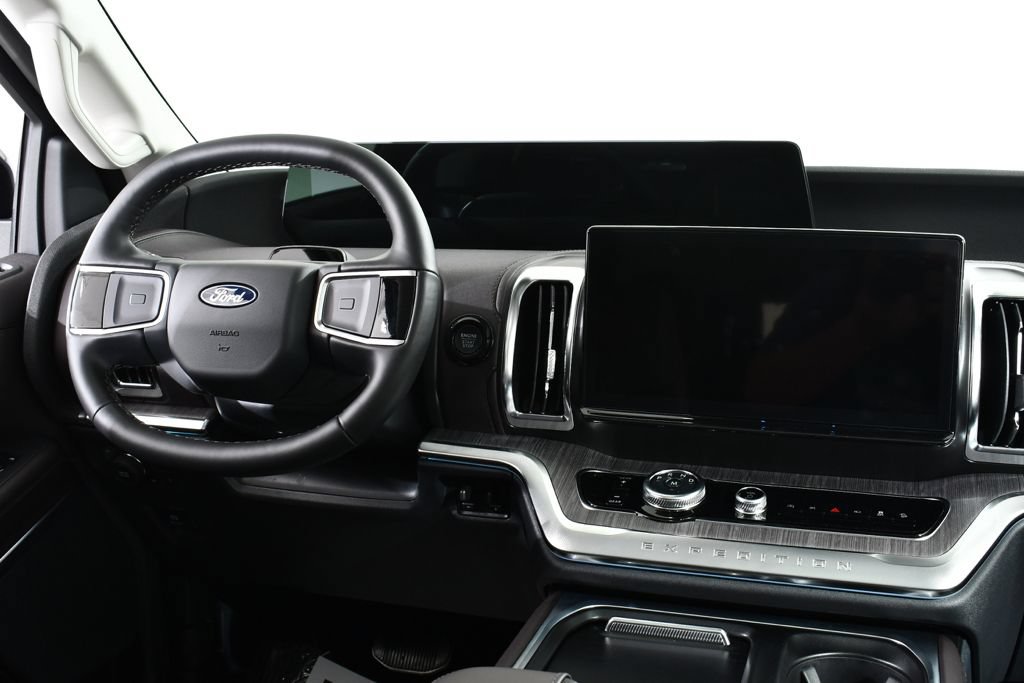 New 2026 Ford Expedition Platinum w/ Platinum Ultimate Package AWD/4WD image 8