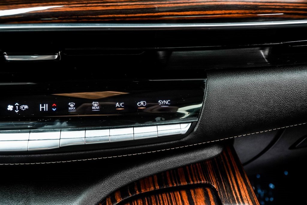 Used 2021 Cadillac Escalade Premium Luxury image 24