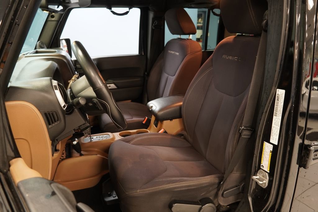 Used 2013 Jeep Wrangler Unlimited Rubicon w/ Connectivity Group image 3