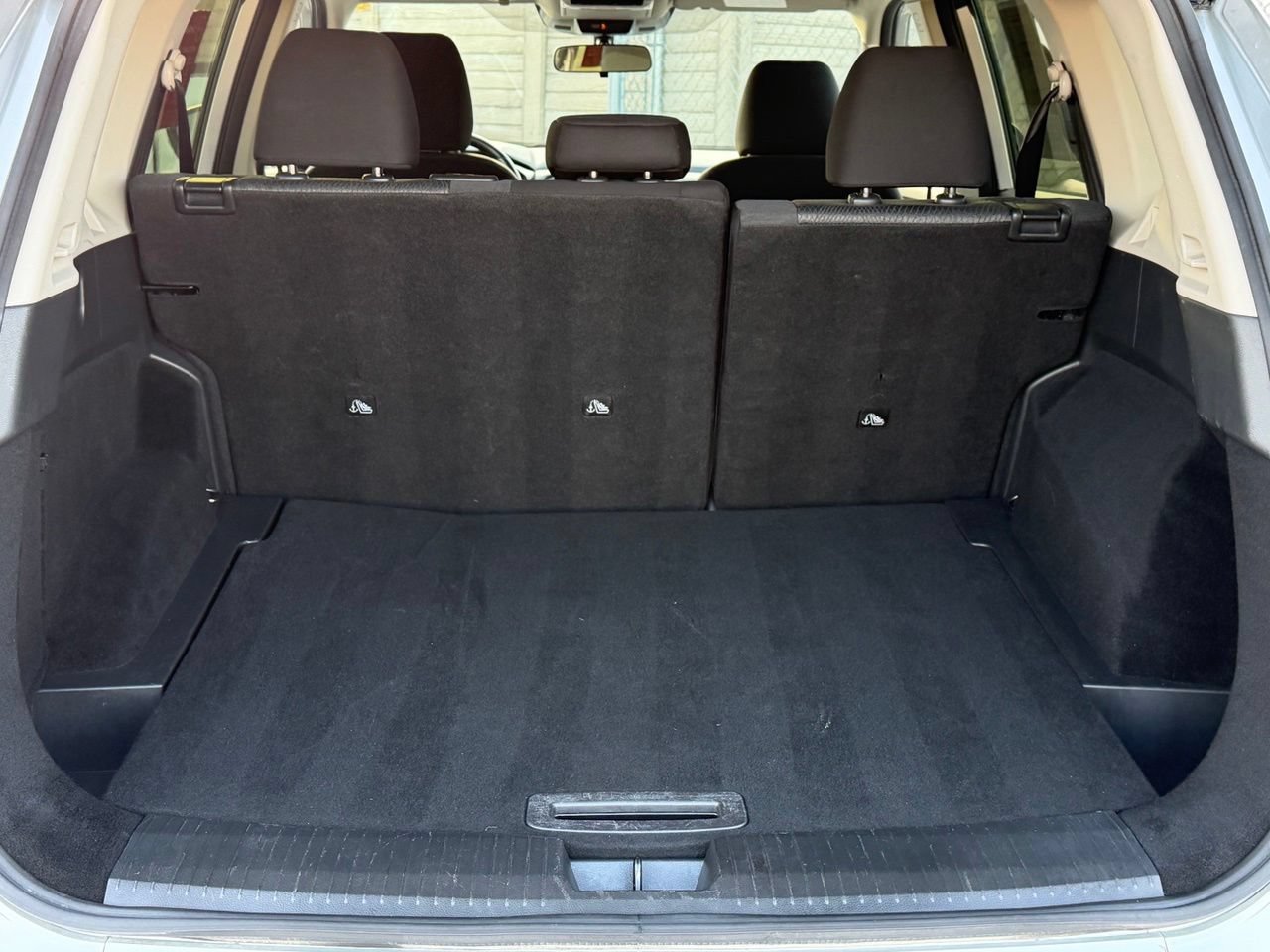 Certified 2025 Nissan Rogue SV FWD image 38