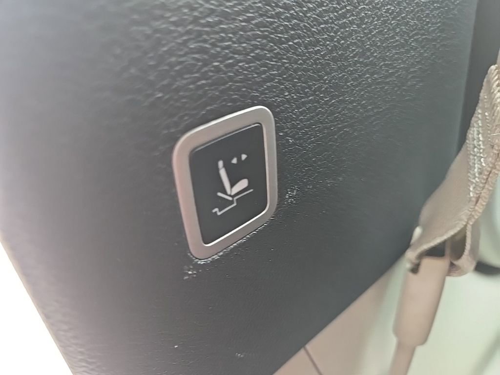 Used 2024 Chrysler Pacifica Touring-L image 85