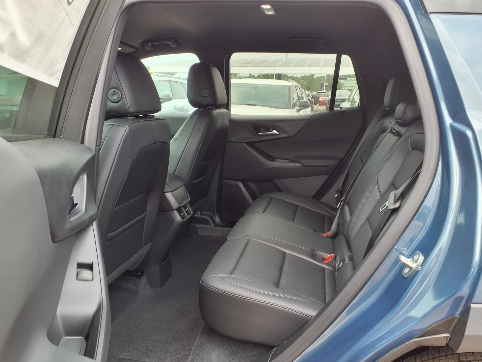 New 2026 Chevrolet Equinox LT w/ Convenience Package II FWD image 9
