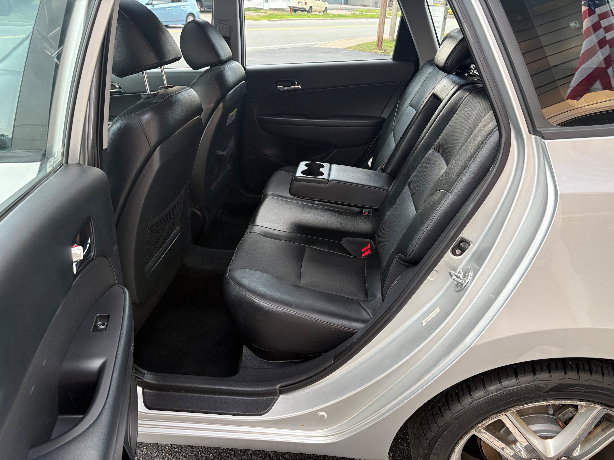 Used 2012 Hyundai Elantra FWD image 13
