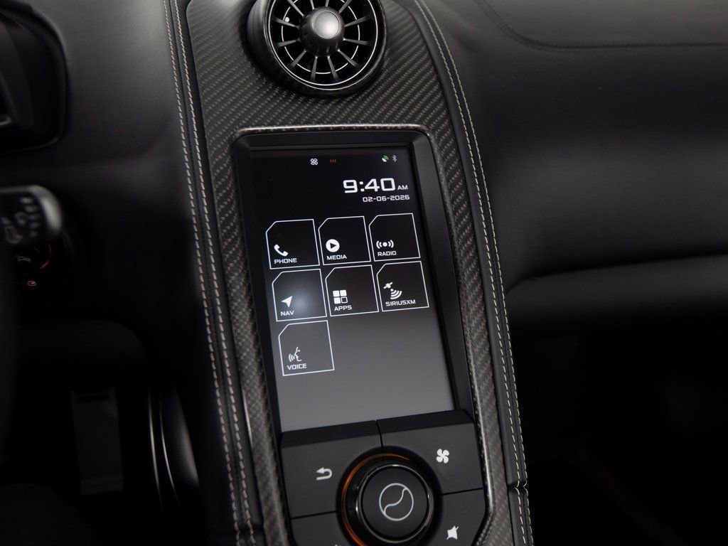 Used 2016 McLaren 675LT Spider image 22