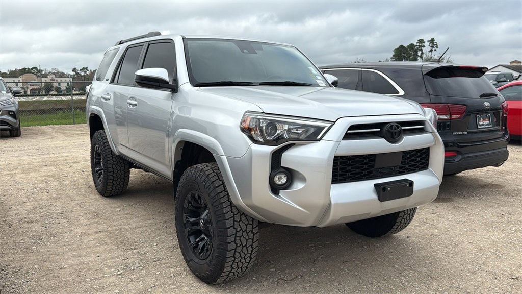 Used 2022 Toyota 4Runner SR5 image 3