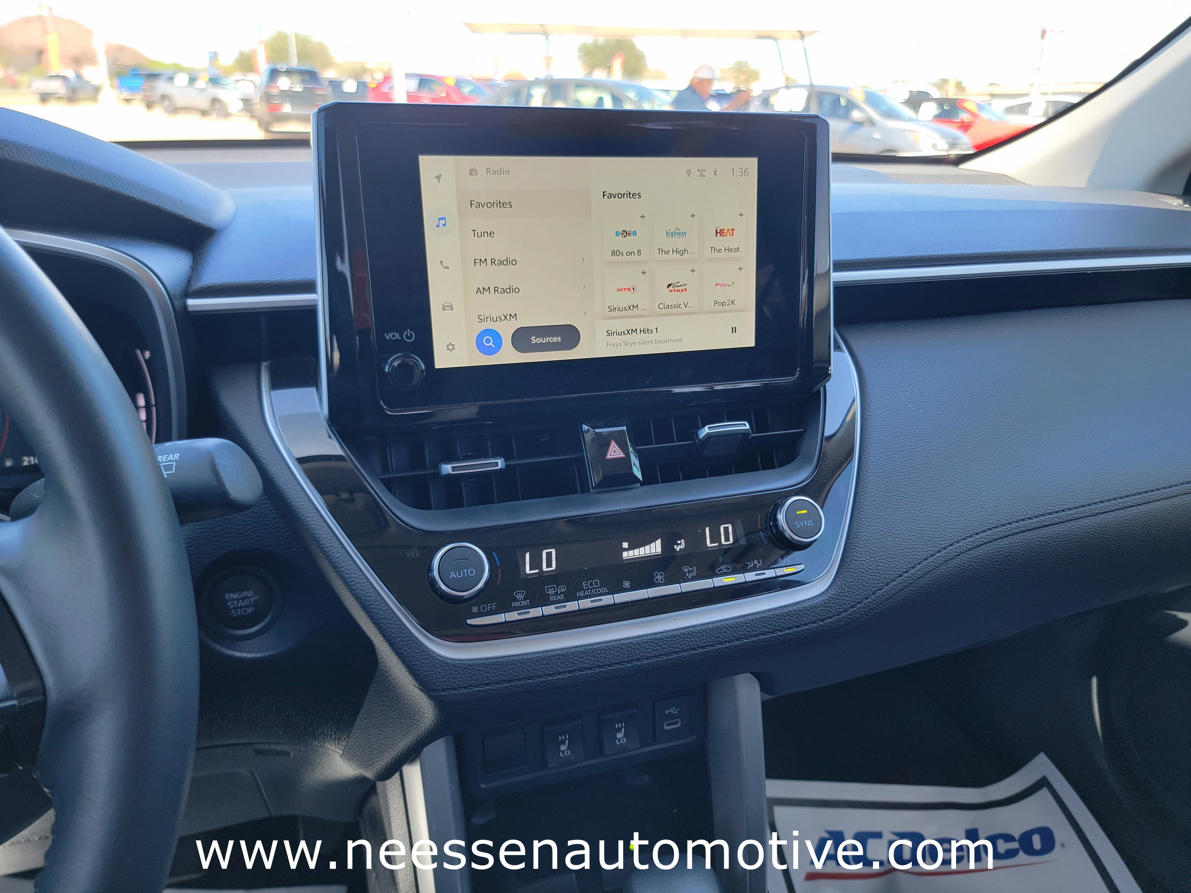Used 2024 Toyota Corolla Cross XLE w/ Convenience Package image 23