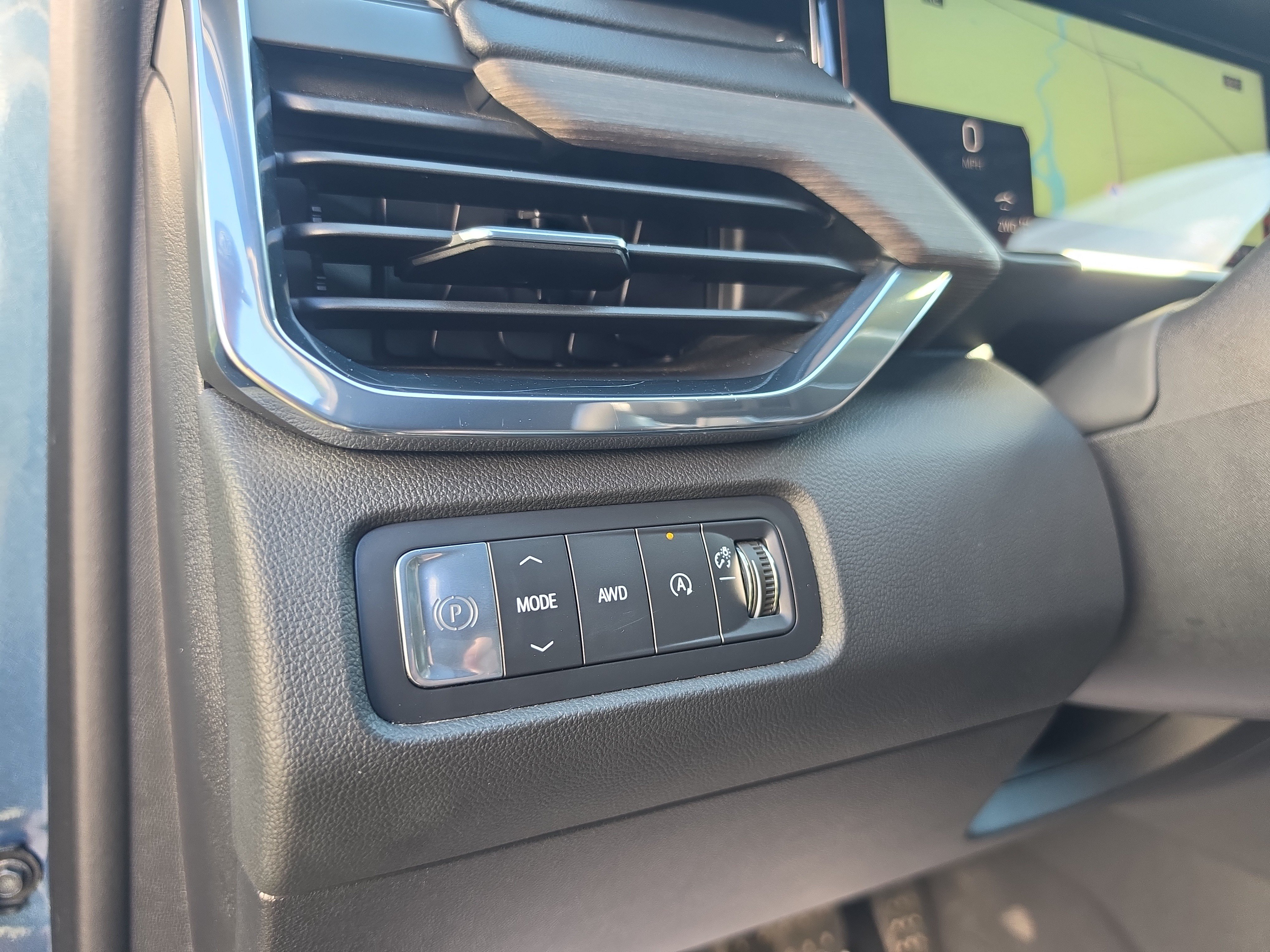 Used 2025 GMC Acadia Denali w/ LPO, Floor Liner Package AWD/4WD image 21