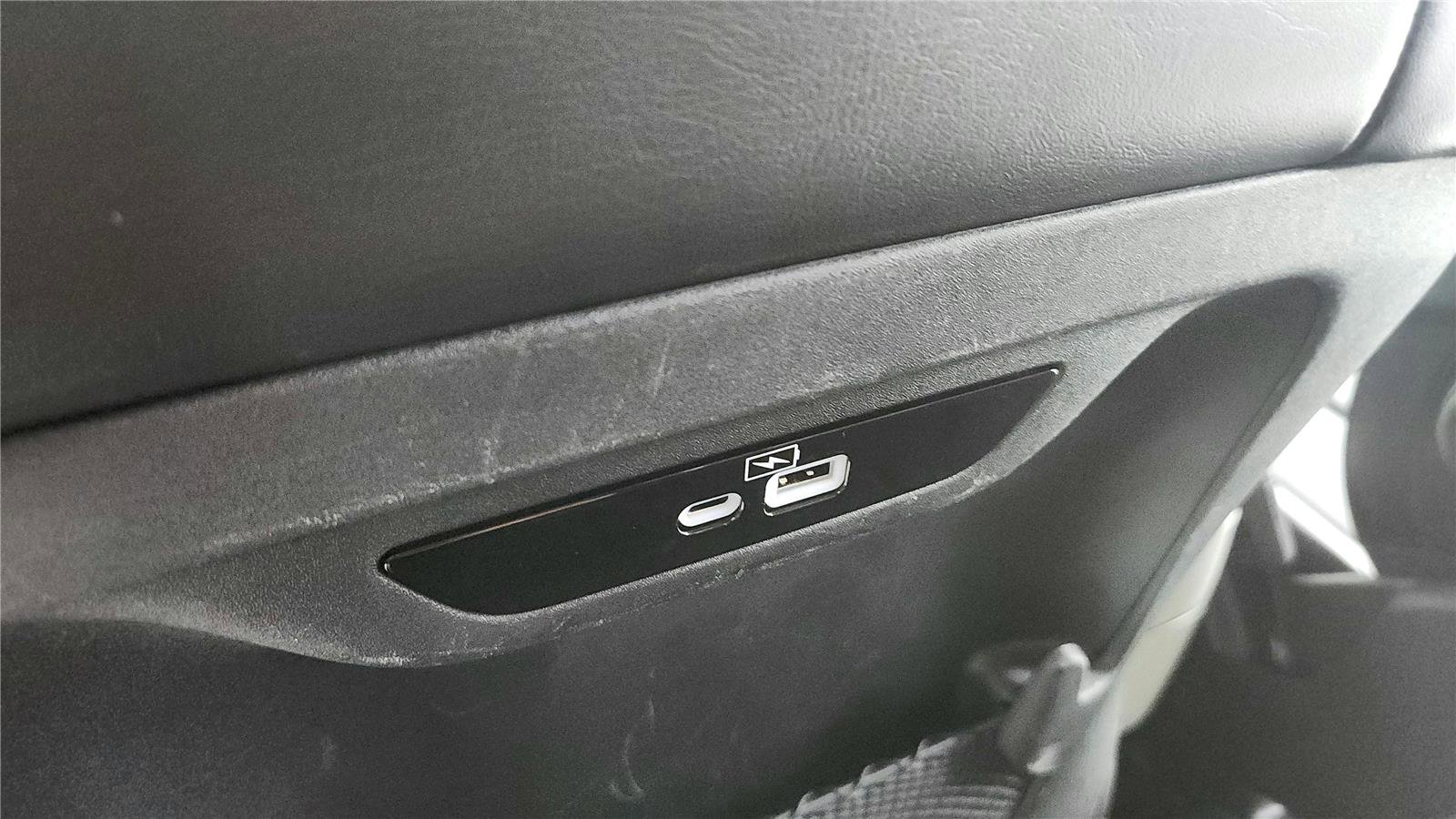 Used 2023 Chrysler Pacifica Touring-L FWD image 15