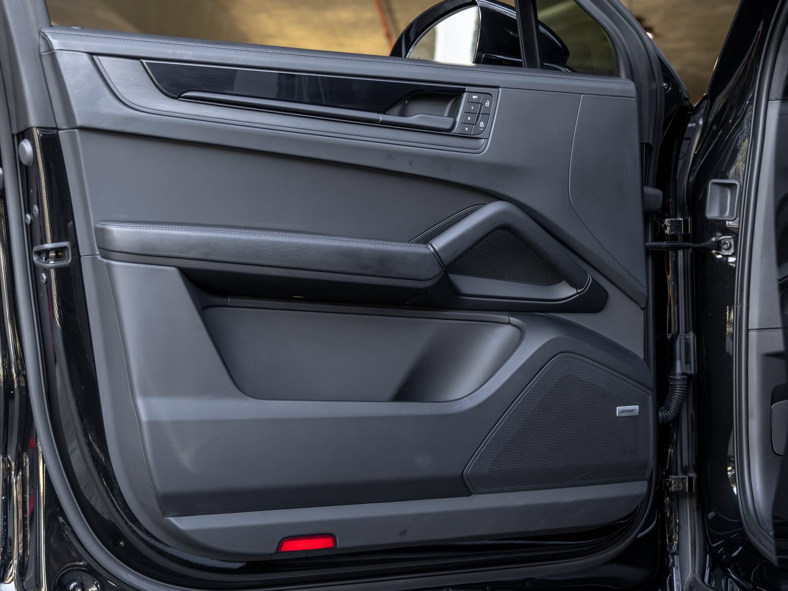 Certified 2025 Porsche Cayenne GTS AWD/4WD image 21