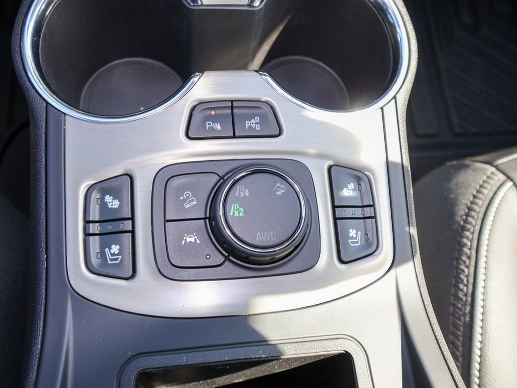 Used 2024 GMC Terrain Denali w/ Black Diamond Edition image 24