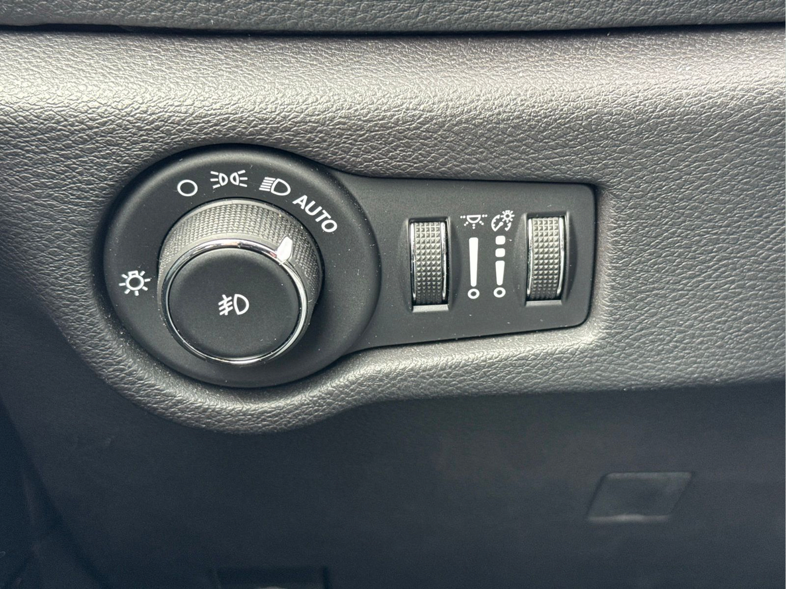 Certified 2020 Chrysler Pacifica Limited FWD image 22