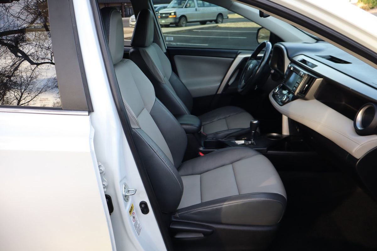 Used 2014 Toyota RAV4 Limited w/ Technology Package image 22