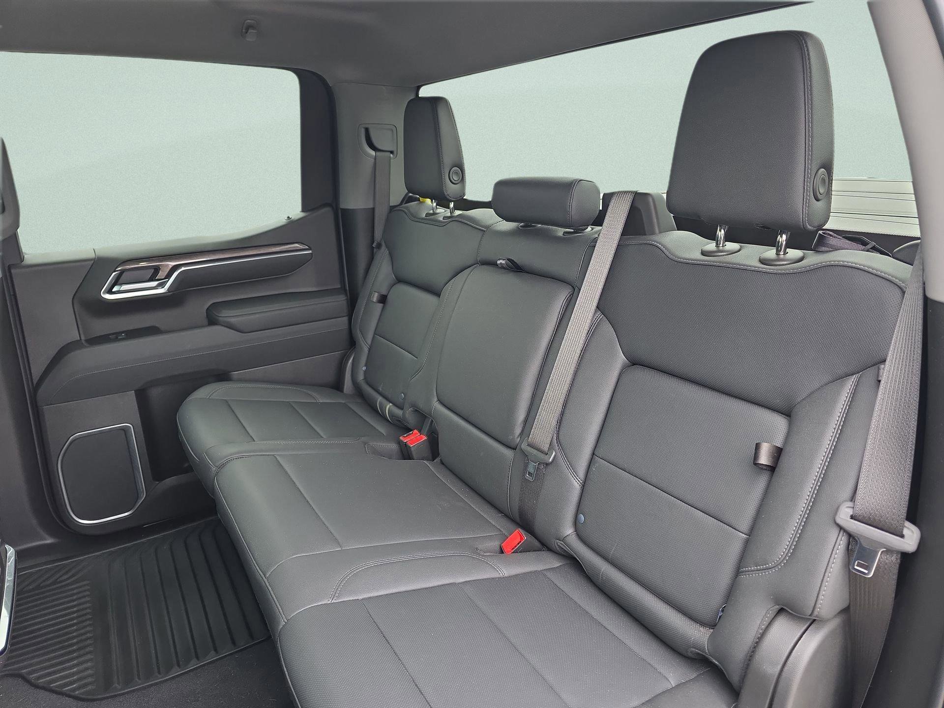 Used 2025 Chevrolet Silverado 1500 LTZ image 17