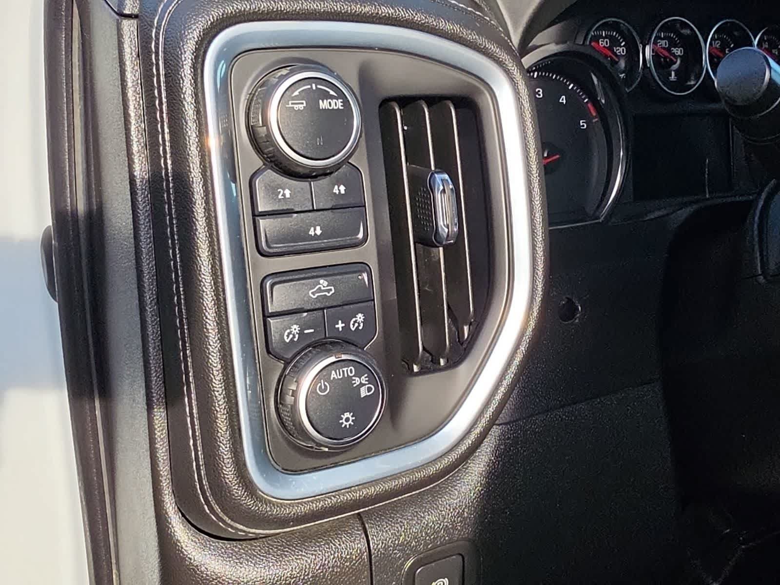Used 2023 Chevrolet Silverado 2500 LT AWD/4WD image 21