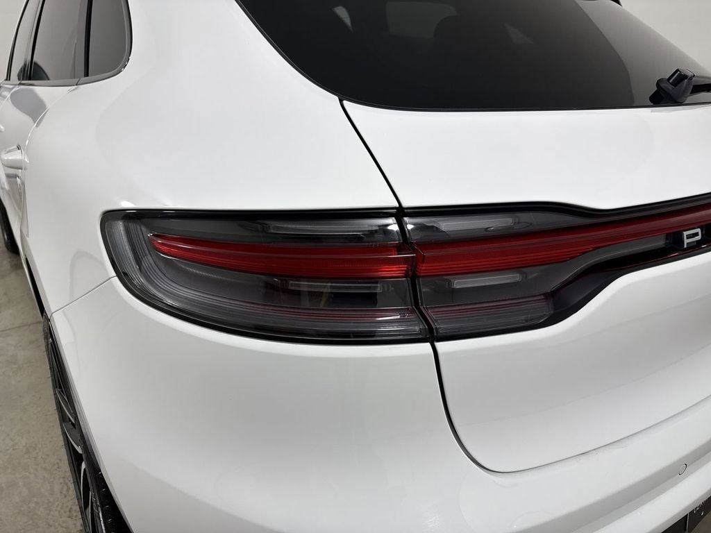 Certified 2025 Porsche Macan image 18