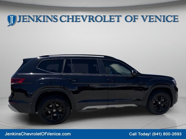 Used 2024 Volkswagen Atlas Peak Edition SEL AWD/4WD image 4