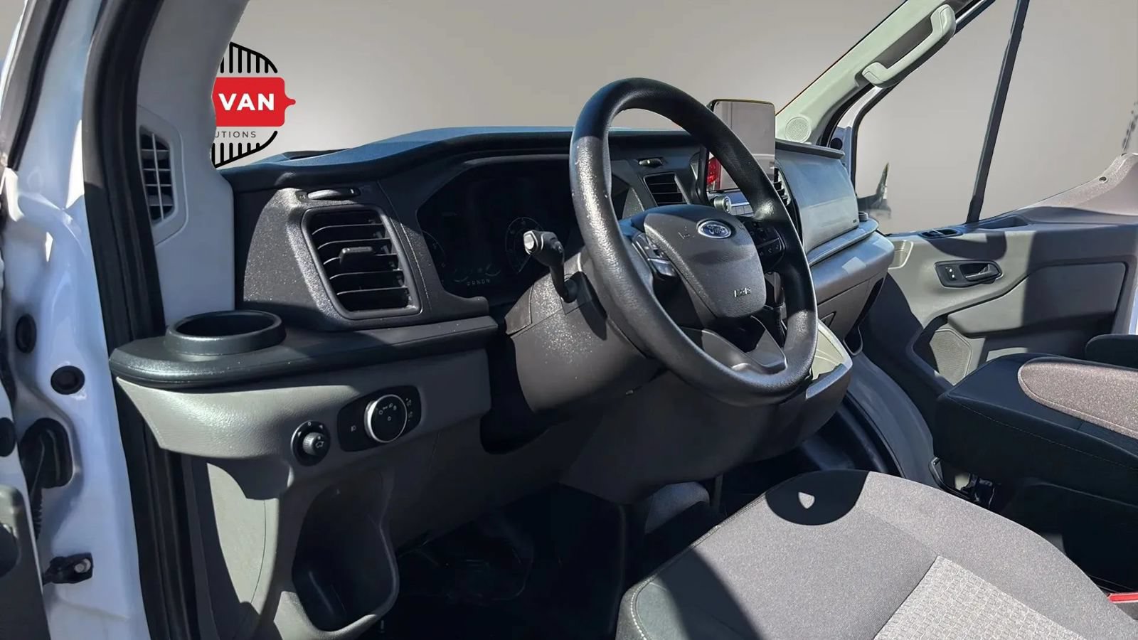 Used 2020 Ford Transit 250 Medium Roof RWD image 9