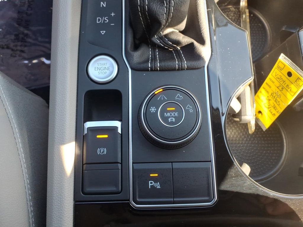 Used 2023 Volkswagen Atlas SE image 27