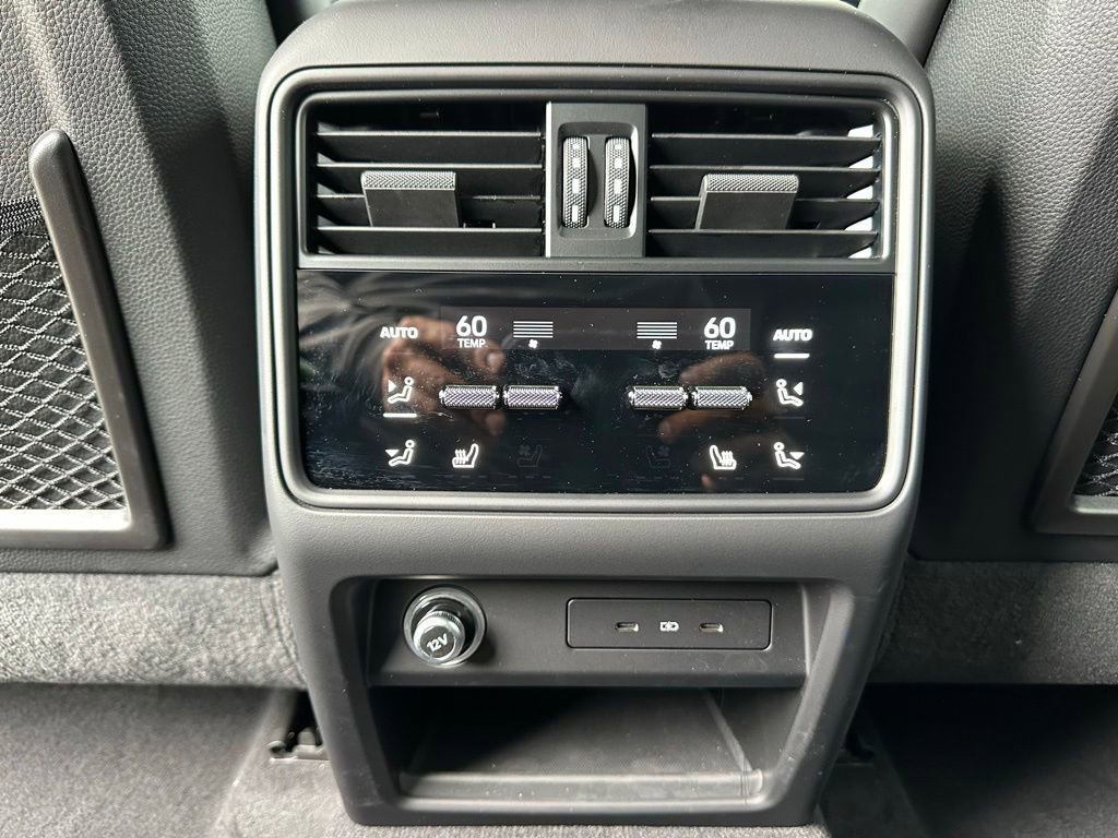Certified 2025 Porsche Cayenne S AWD/4WD image 41