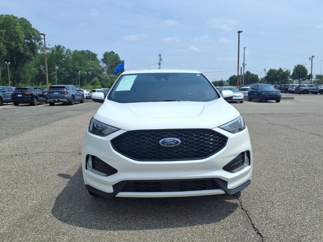 Certified 2022 Ford Edge ST-Line AWD/4WD image 2