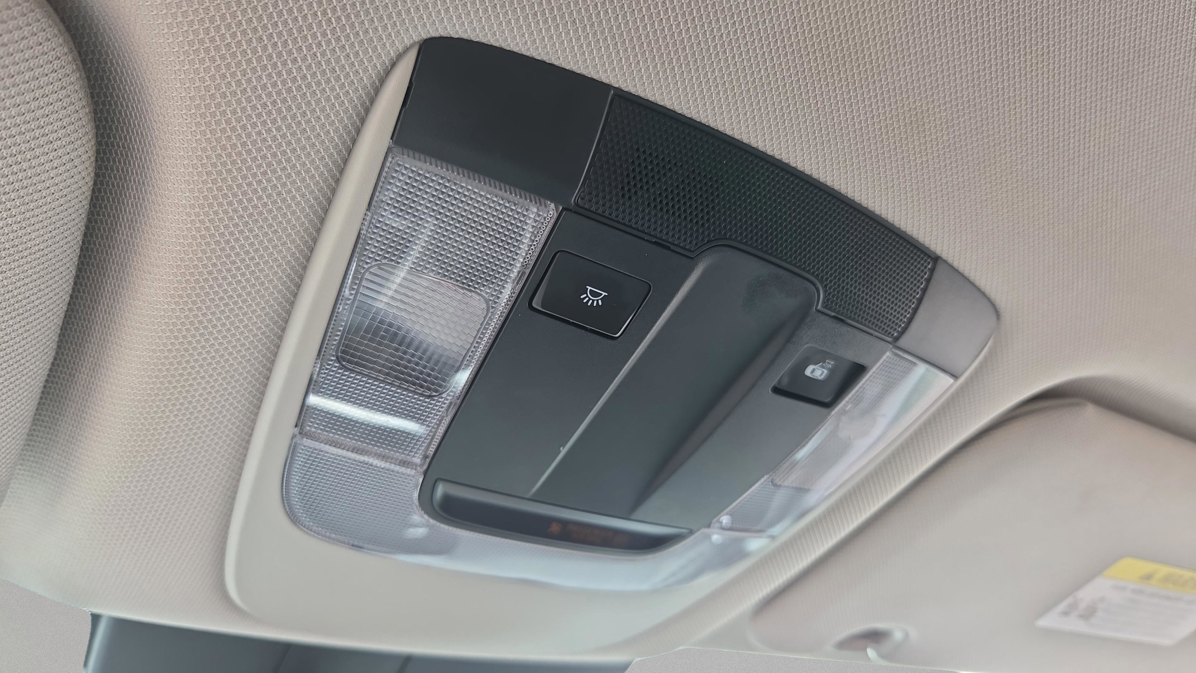 Used 2023 Kia Sorento LX image 15