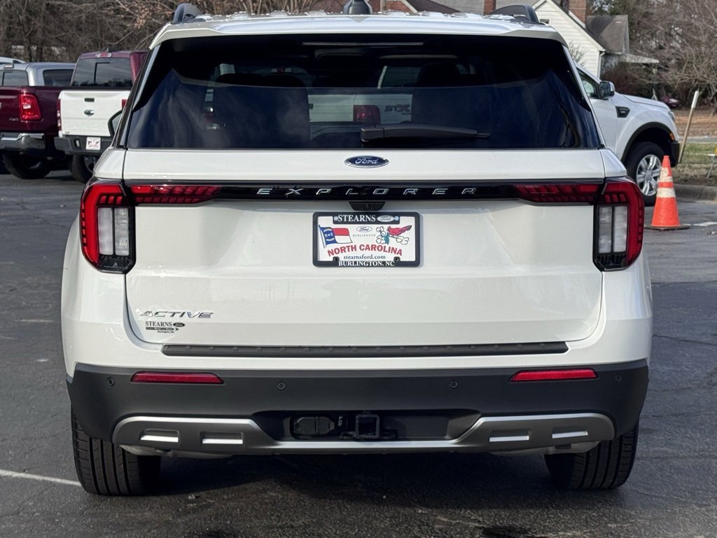 Used 2025 Ford Explorer Active w/ Active Comfort Package image 18