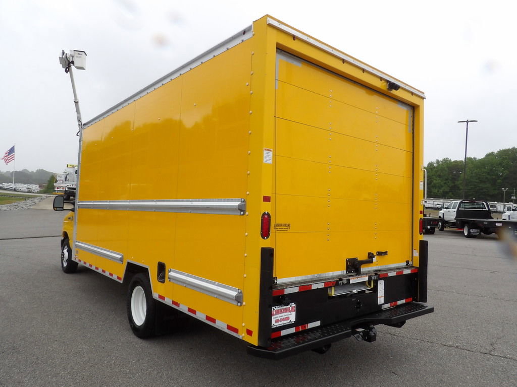 Used 2021 Ford E-350 and Econoline 350 Super Duty RWD image 5