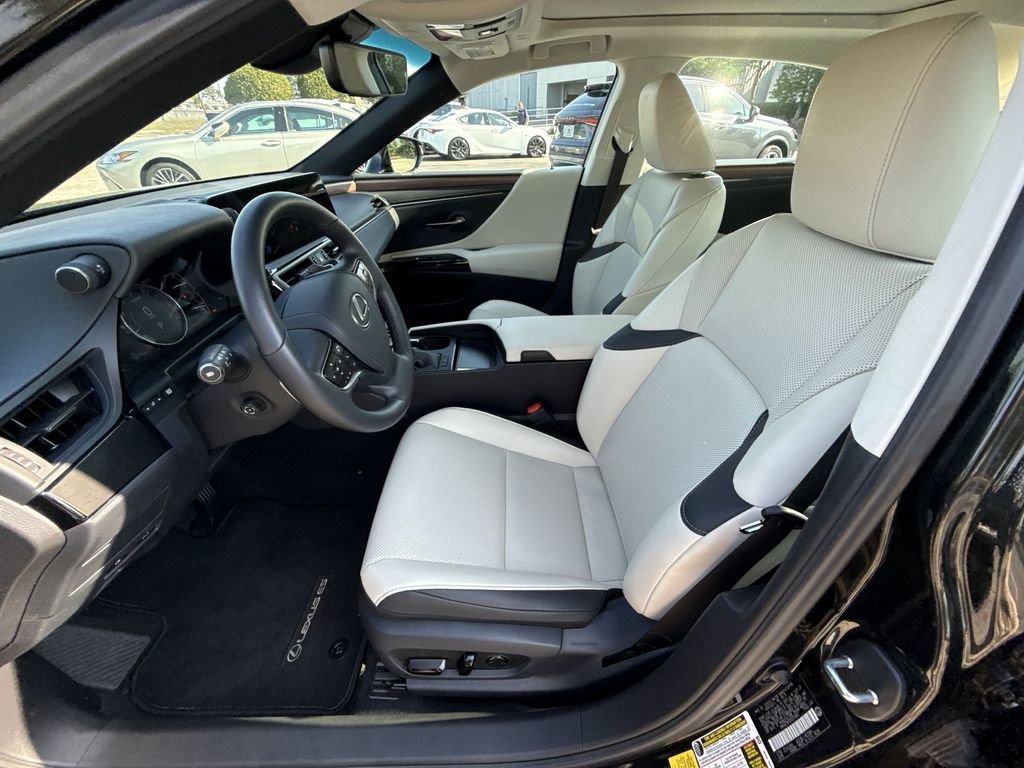 Used 2025 Lexus ES 350 w/ Premium Package image 30