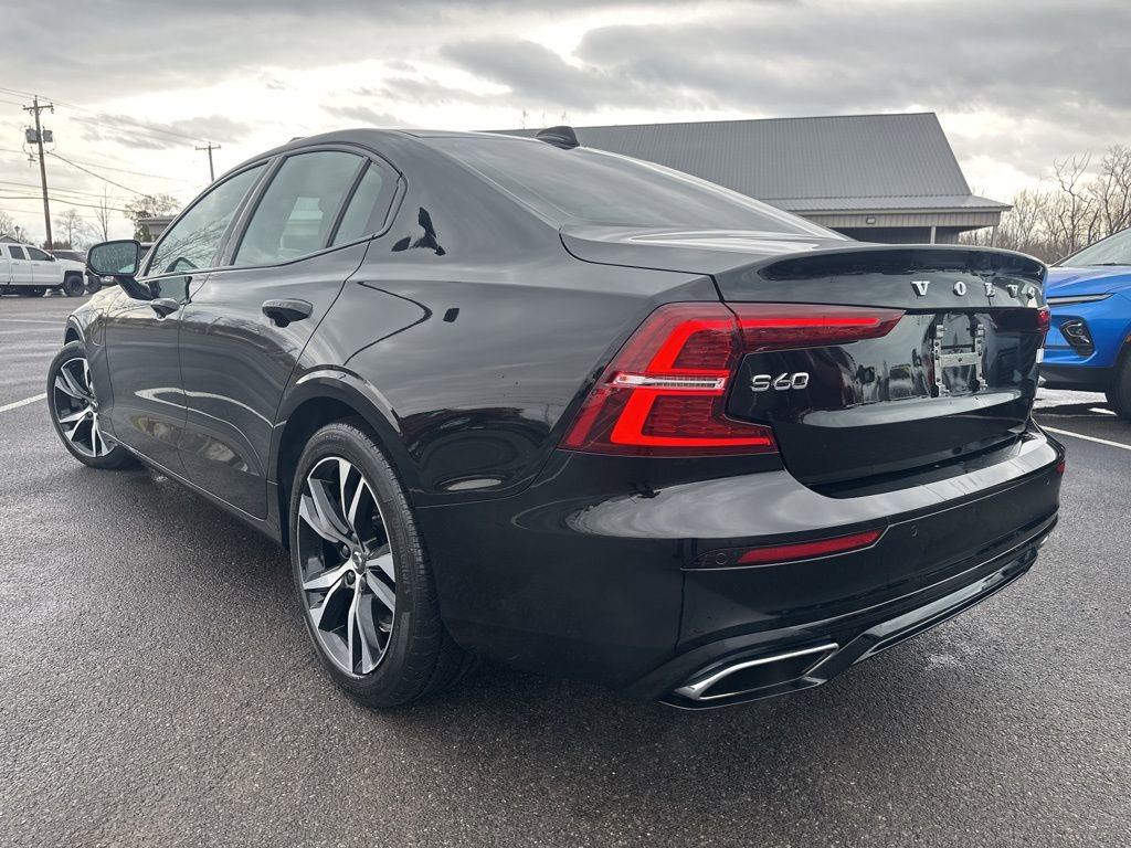 Used 2021 Volvo S60 T8 R-Design image 5