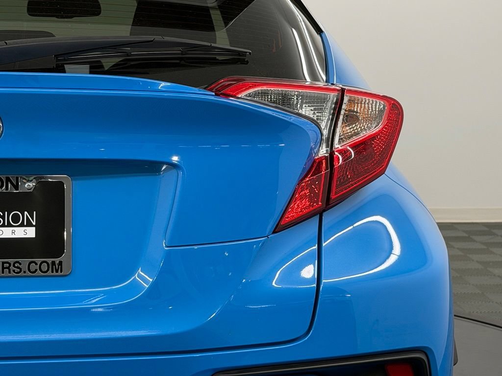 Used 2019 Toyota C-HR XLE FWD image 14