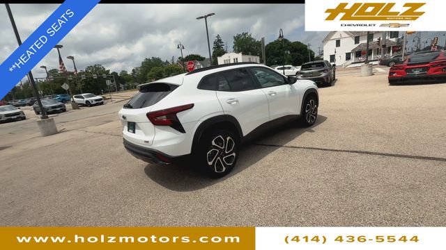Certified 2025 Chevrolet Trax RS w/ Driver Confidence Package FWD image 8