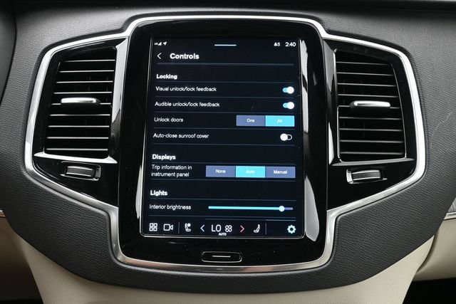 Used 2023 Volvo XC90 B6 Plus w/ Protection Package Premier AWD/4WD image 18