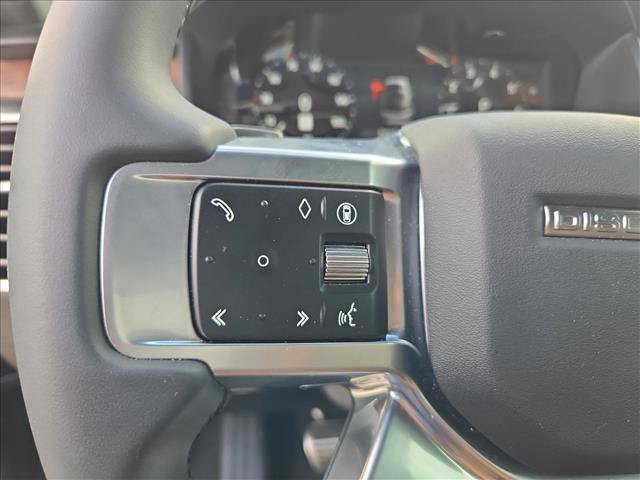 Used 2025 Land Rover Discovery Dynamic SE AWD/4WD image 12