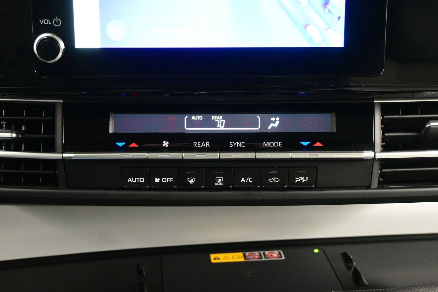 Used 2025 Toyota Sienna LE AWD/4WD image 21