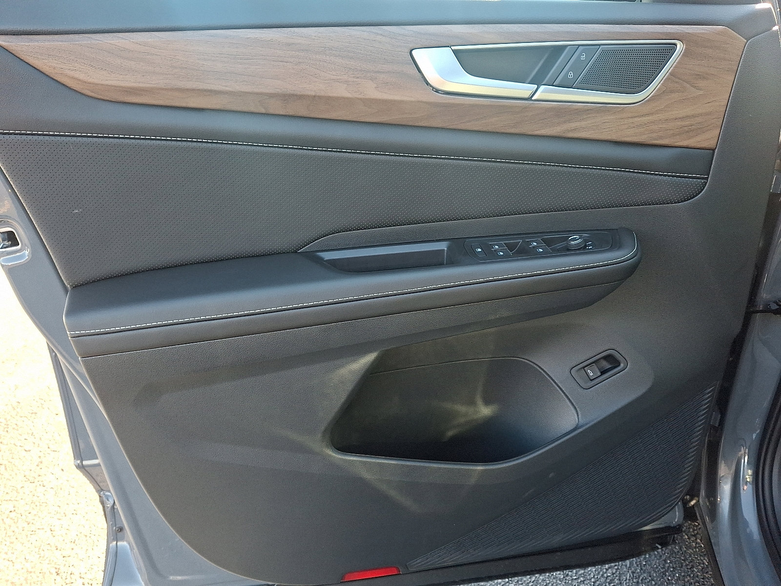 New 2026 Volkswagen Atlas SE image 9