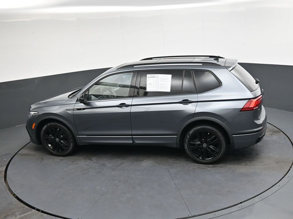 Used 2022 Volkswagen Tiguan SE R-Line image 29