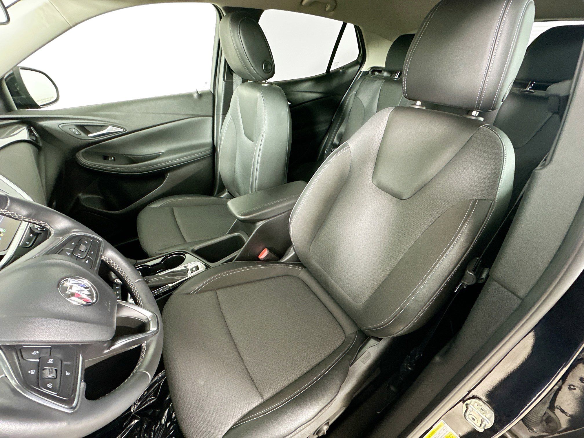 Used 2023 Buick Encore GX Preferred w/ Cold Weather Comfort Package AWD/4WD image 25